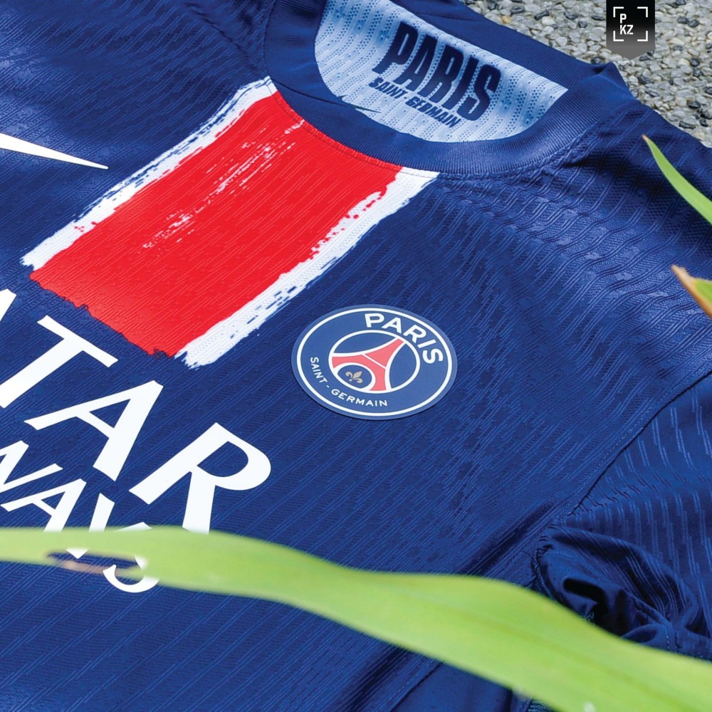 Paris Saint-Germain 2024/25 Home Shirt